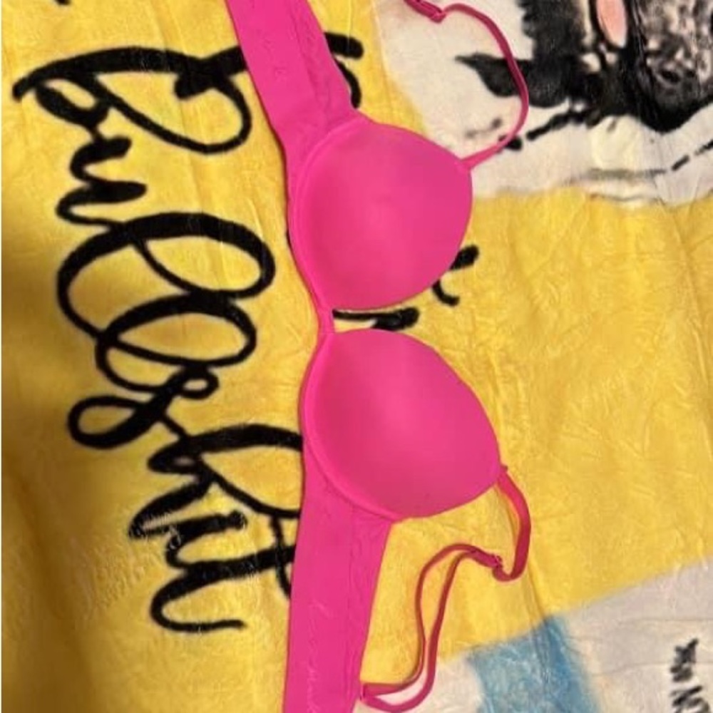 PINK VS size 32a worn
